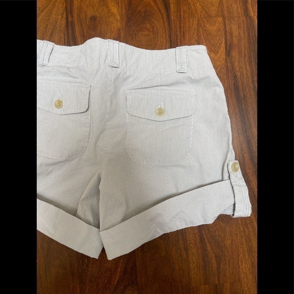 🩵 GAP Blue White Striped Cuffed Shorts Juniors Size 1 - Picture 7 of 8